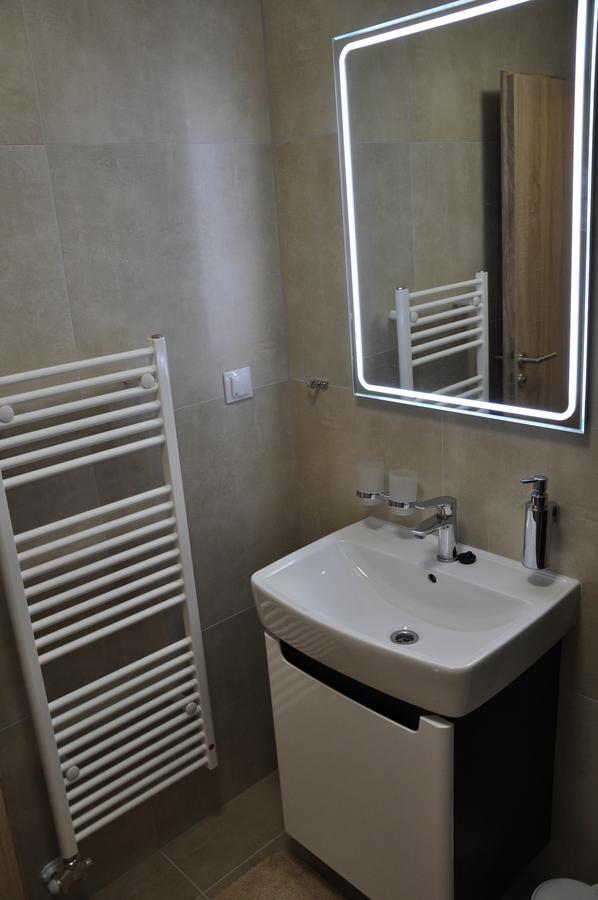 Apartman 14 Lucky Demaenovska Dolina Exteriör bild