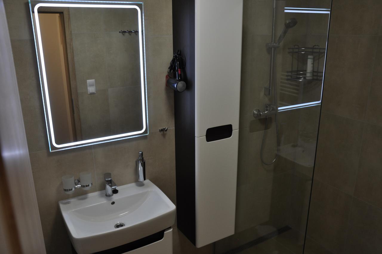 Apartman 14 Lucky Demaenovska Dolina Exteriör bild